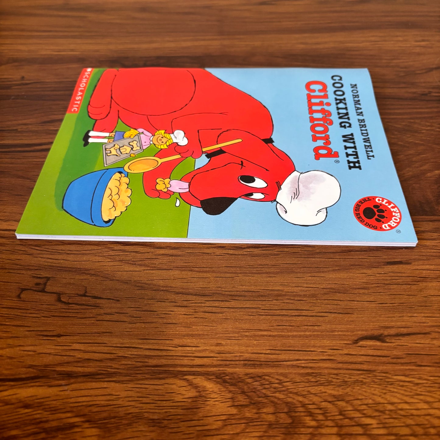 Cooking with Clifford - Clifford the Big Red Dog Kids Cookbook by Norman Bridwell (1999 Scholastic)