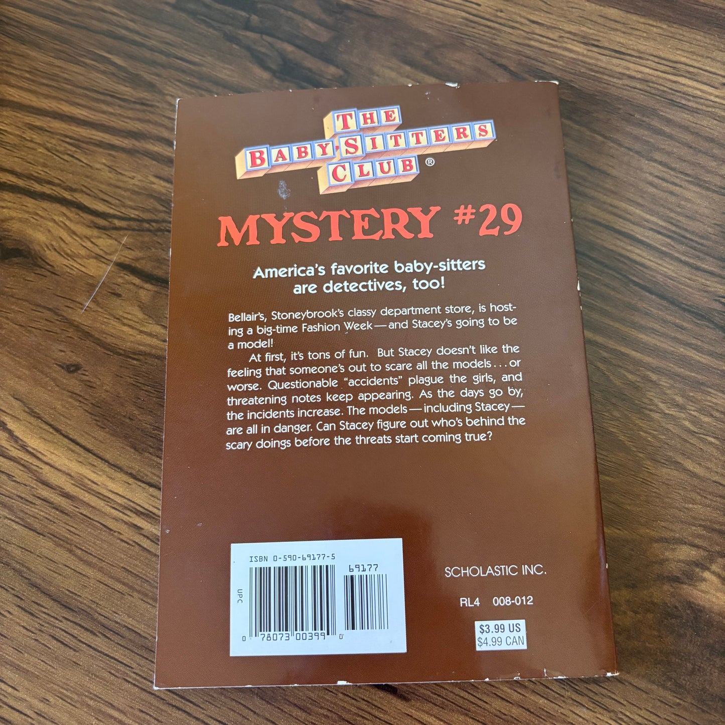 The Baby-Sitters Club Mystery #29 Stacey and the Fashion Victim by Ann M. Martin (1997 Apple Paperback - Scholastic)