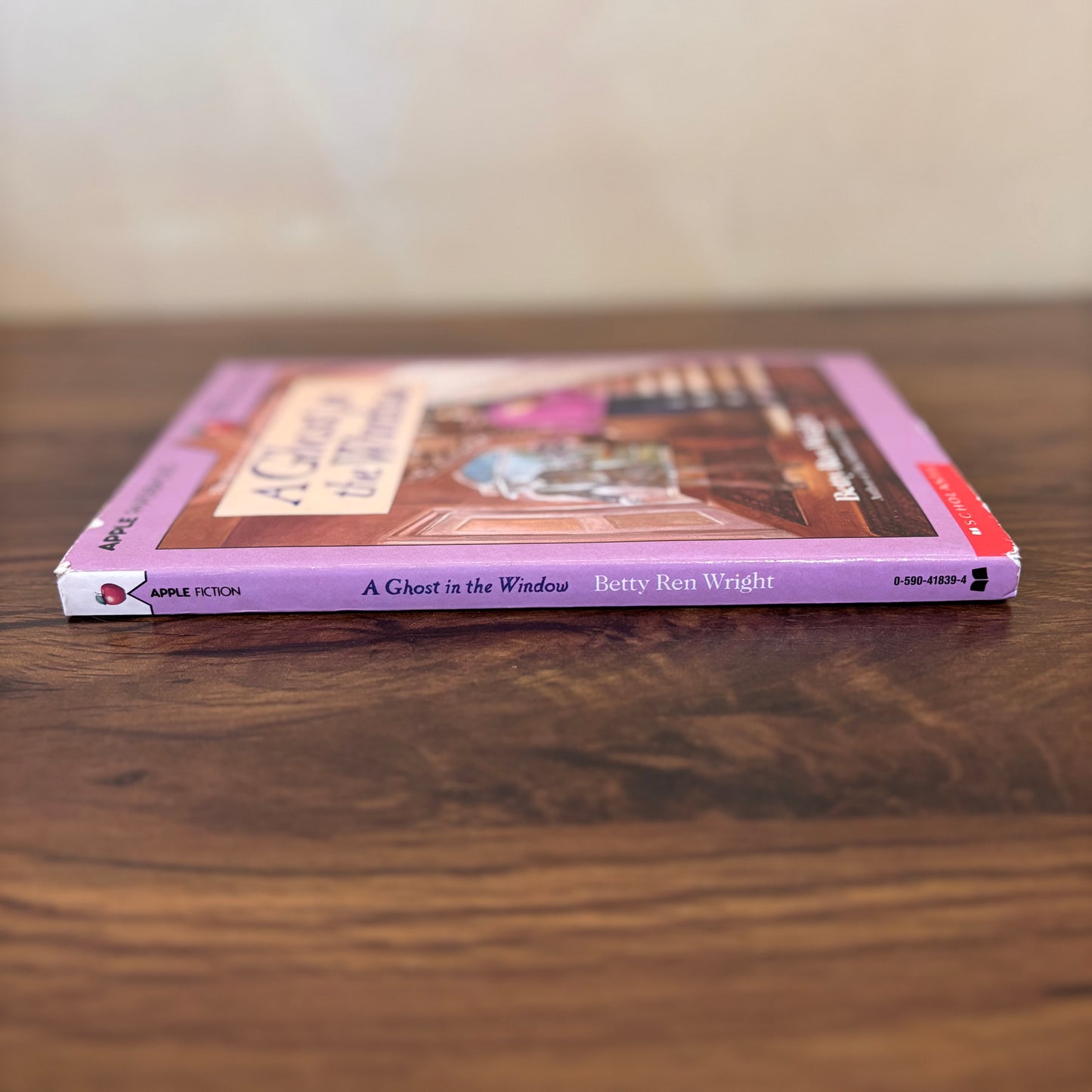 A Ghost in the Window by Betty Ren Wright (1988 Apple Paperback – Scholastic)