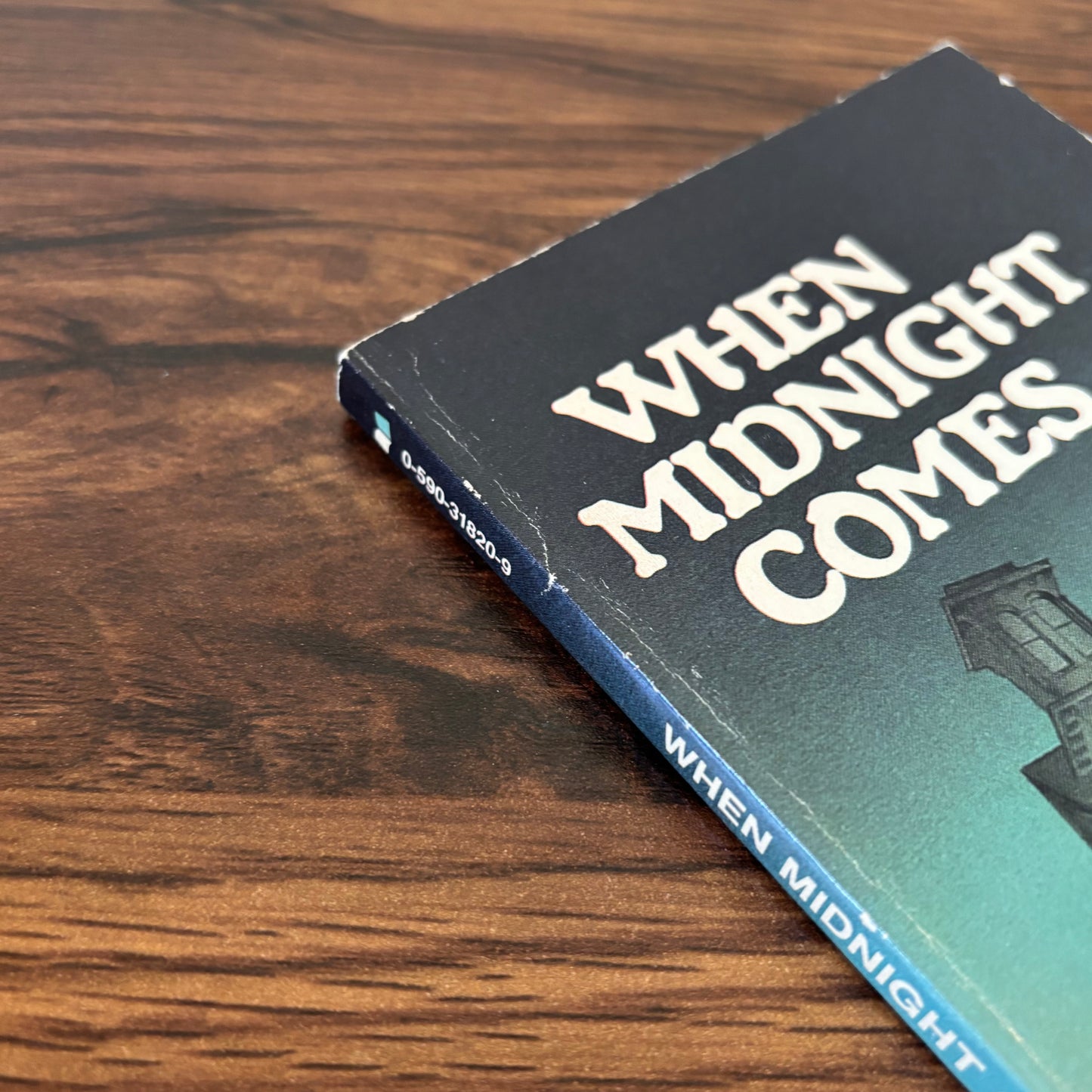 When Midnight Comes Carol Beach York - 1979 Scholastic Book Services Paperback