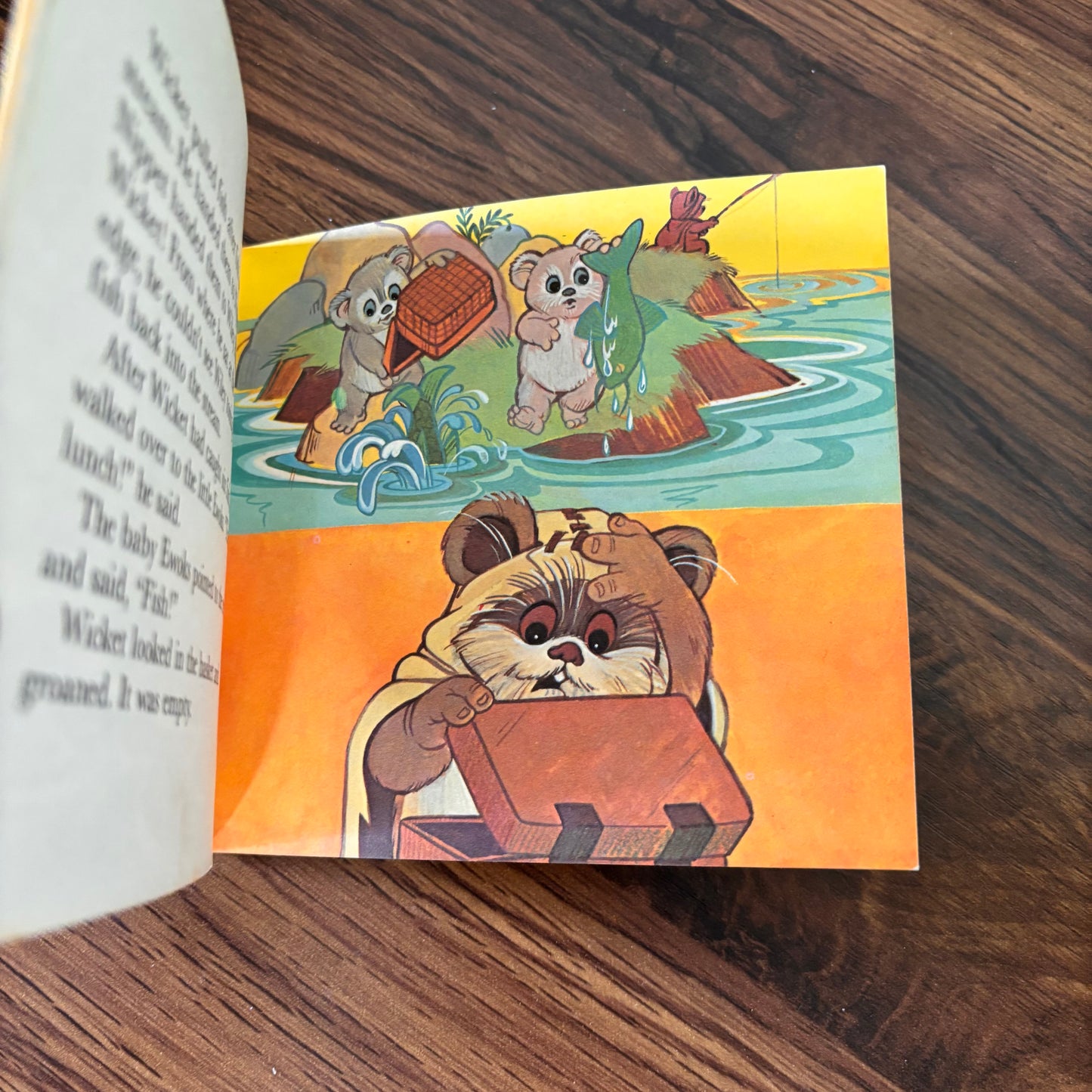The Baby Ewoks Picnic Surprise Mini Book (1984) | Star Wars Return of the Jedi