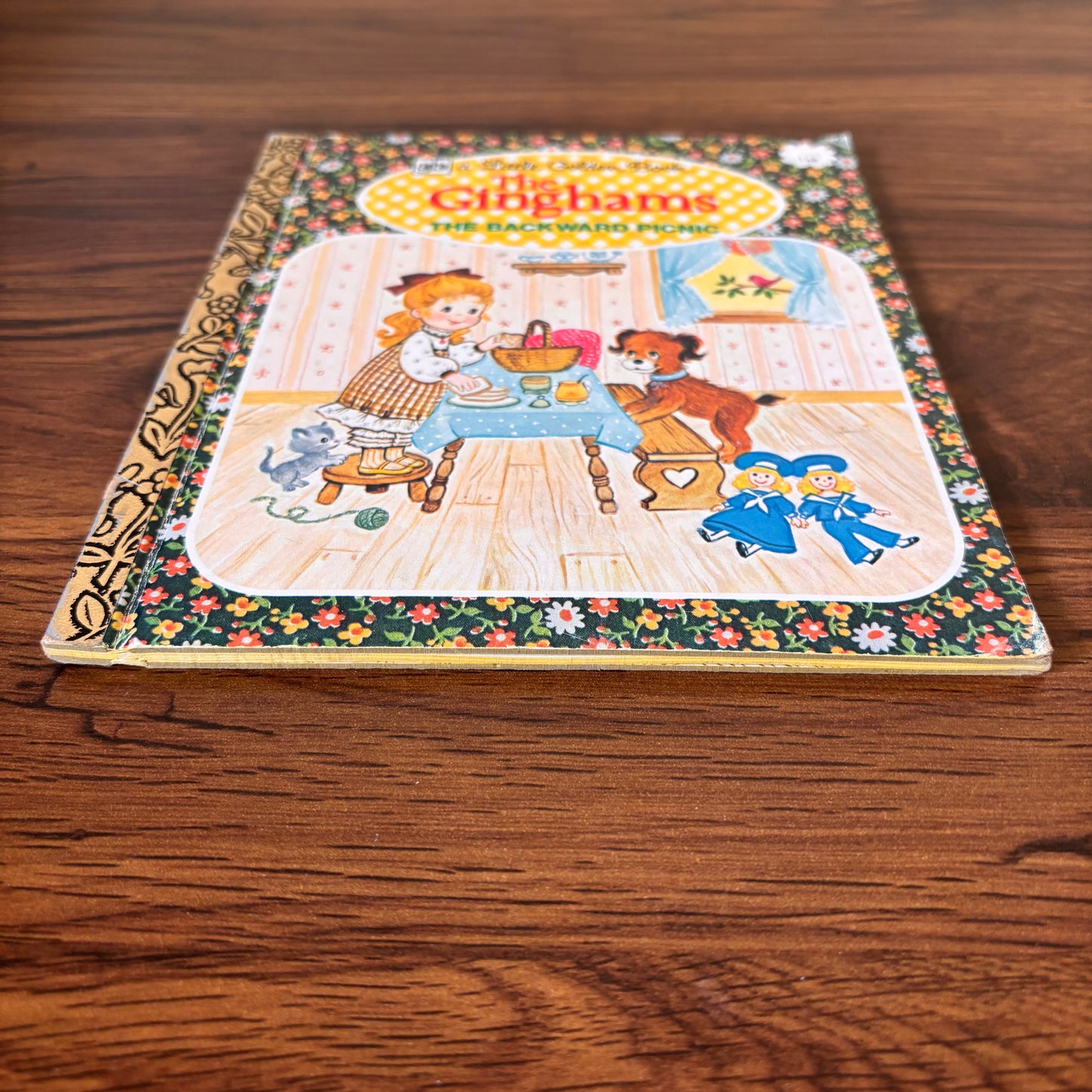 The Ginghams: The Backward Picnic by Joan Chase Bowden (1976) | Little Golden Book