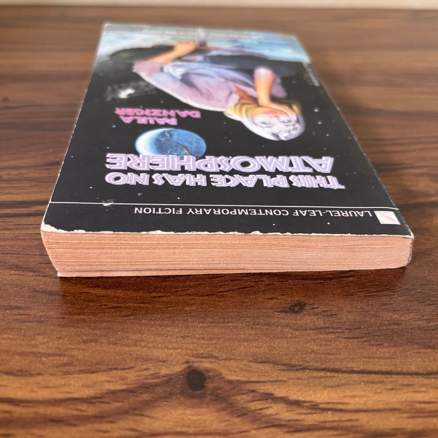 This Place Has No Atmosphere by Paula Danziger - 1986 Dell Sci-Fi YA