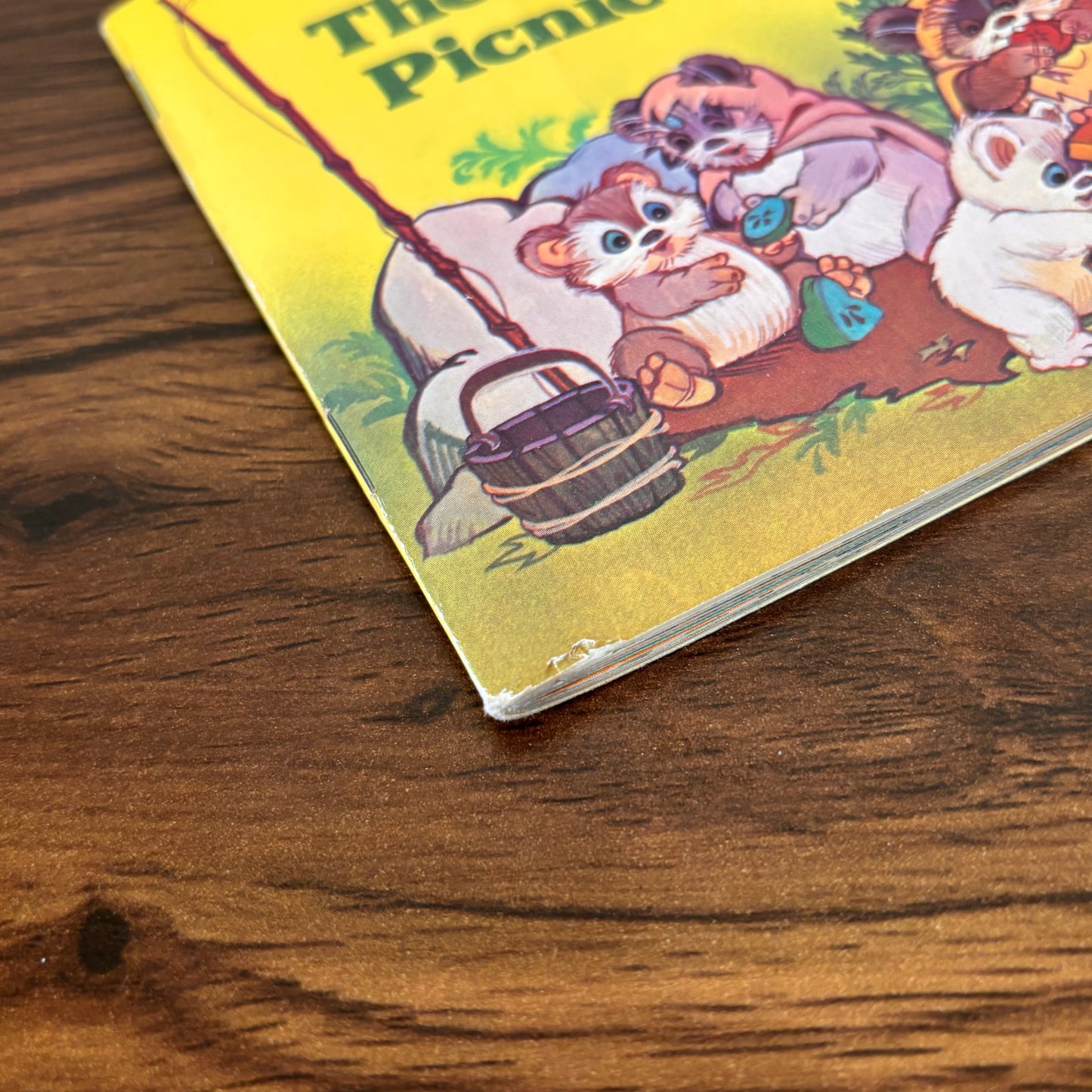 The Baby Ewoks Picnic Surprise Mini Book (1984) | Star Wars Return of the Jedi