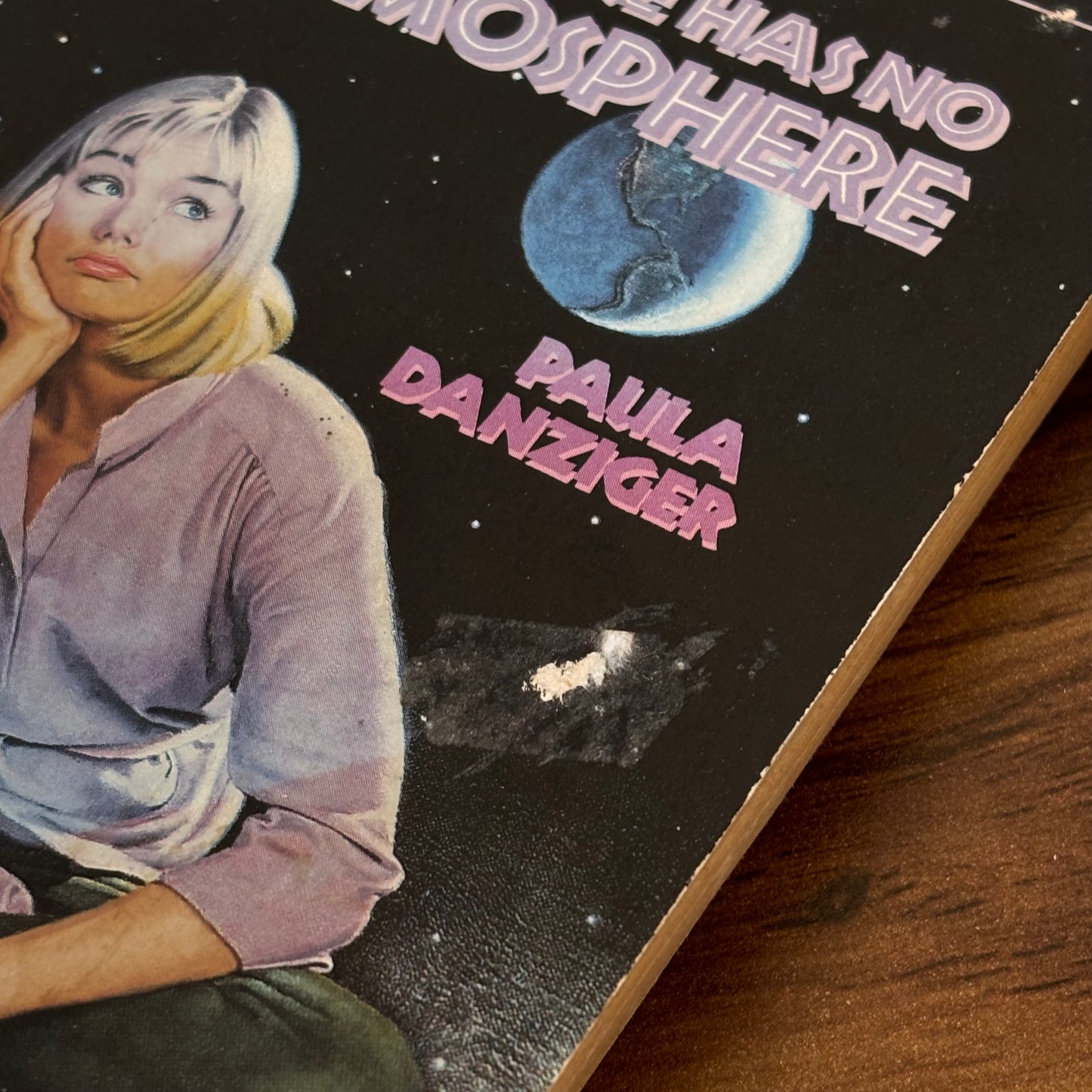This Place Has No Atmosphere by Paula Danziger - 1986 Dell Sci-Fi YA