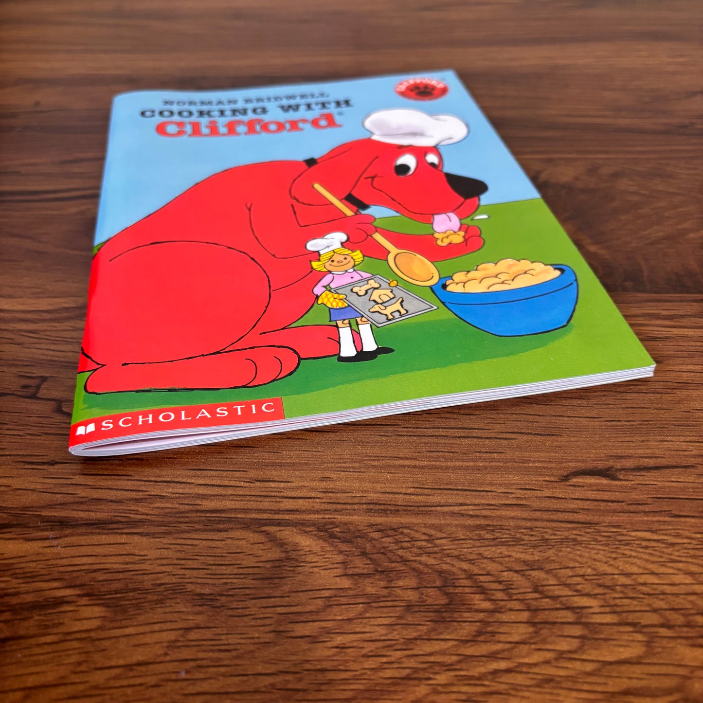 Cooking with Clifford - Clifford the Big Red Dog Kids Cookbook by Norman Bridwell (1999 Scholastic)