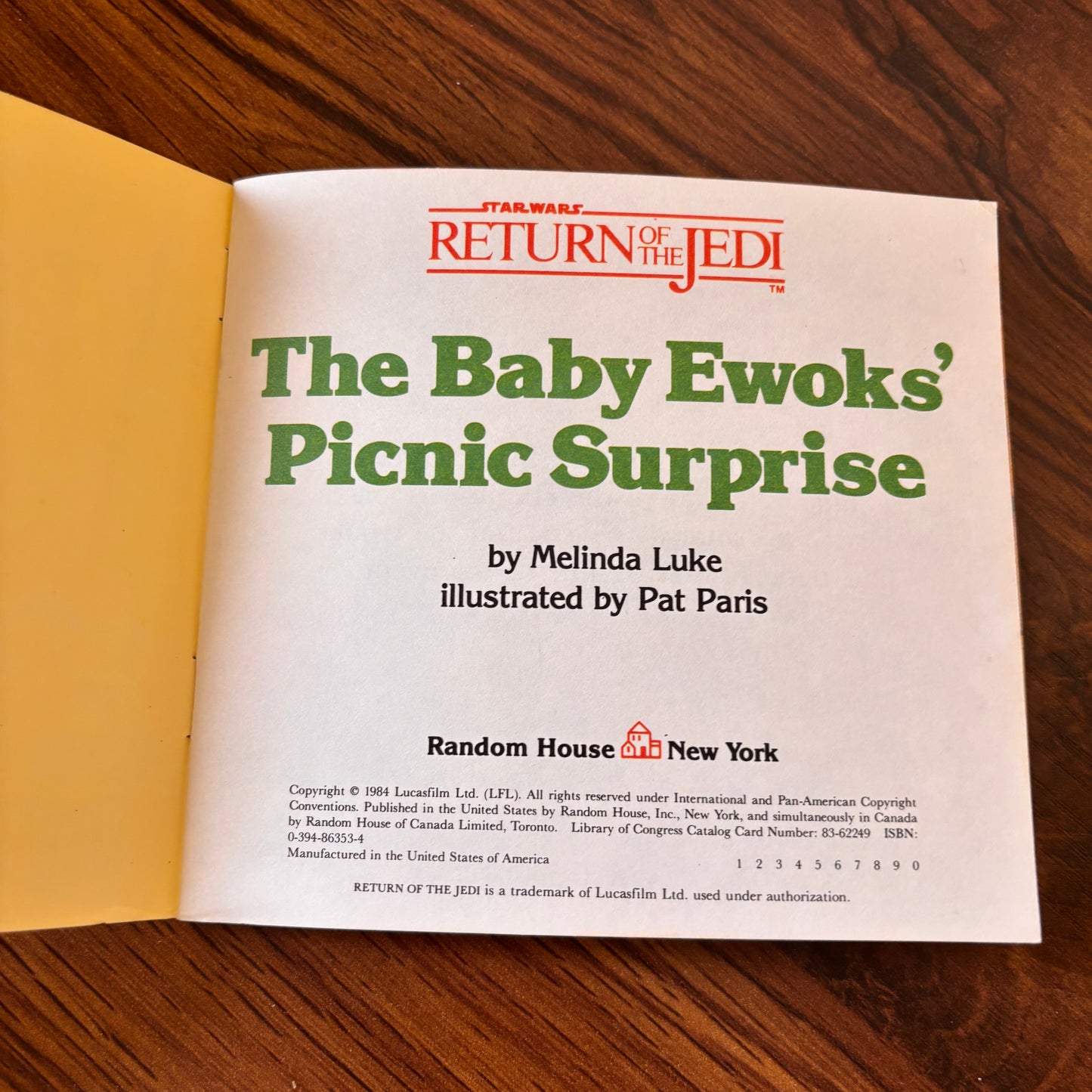 The Baby Ewoks Picnic Surprise Mini Book (1984) | Star Wars Return of the Jedi
