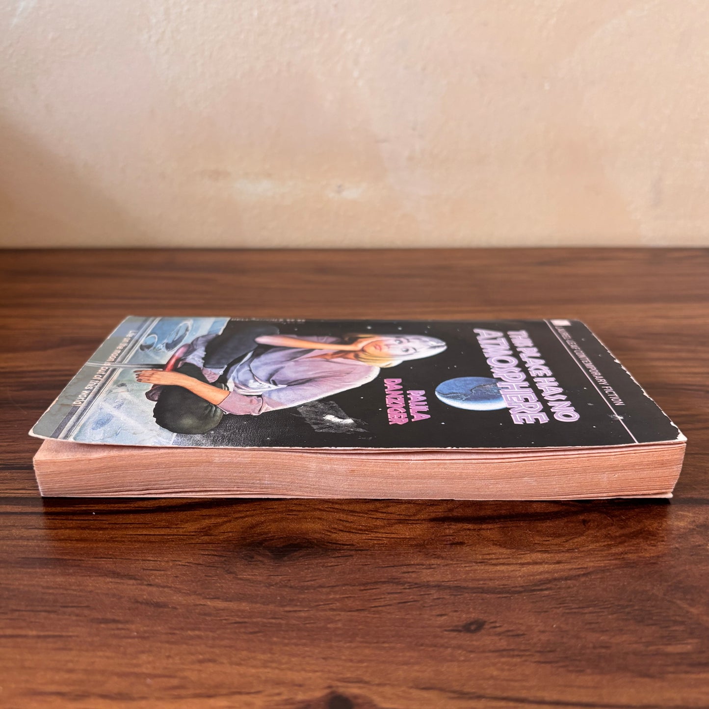This Place Has No Atmosphere by Paula Danziger - 1986 Dell Sci-Fi YA