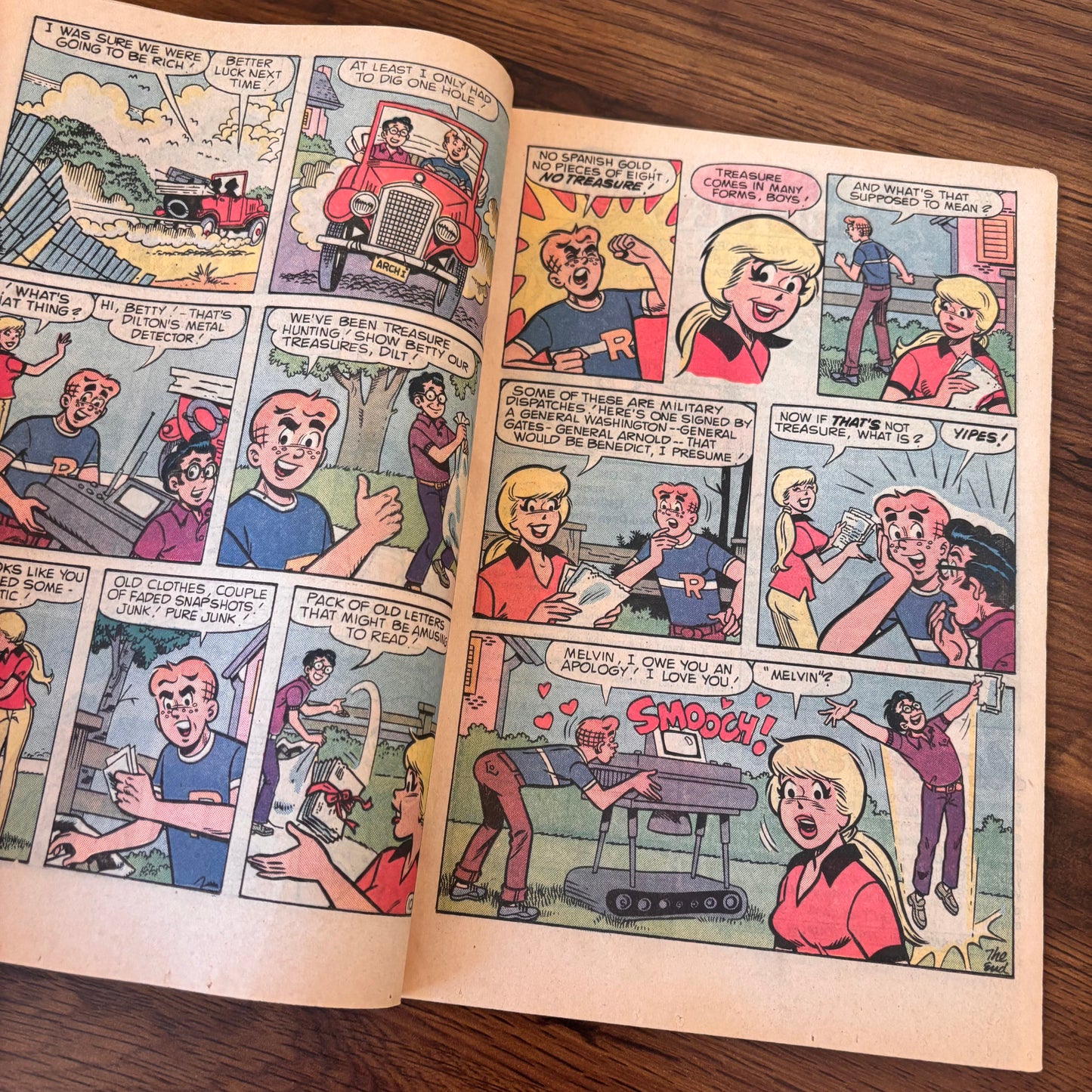 Archie Giant Series magazine presenting The World of Archie issue 532, with classic 1980s Archie Comics cover art and nostalgic Riverdale character appeal.