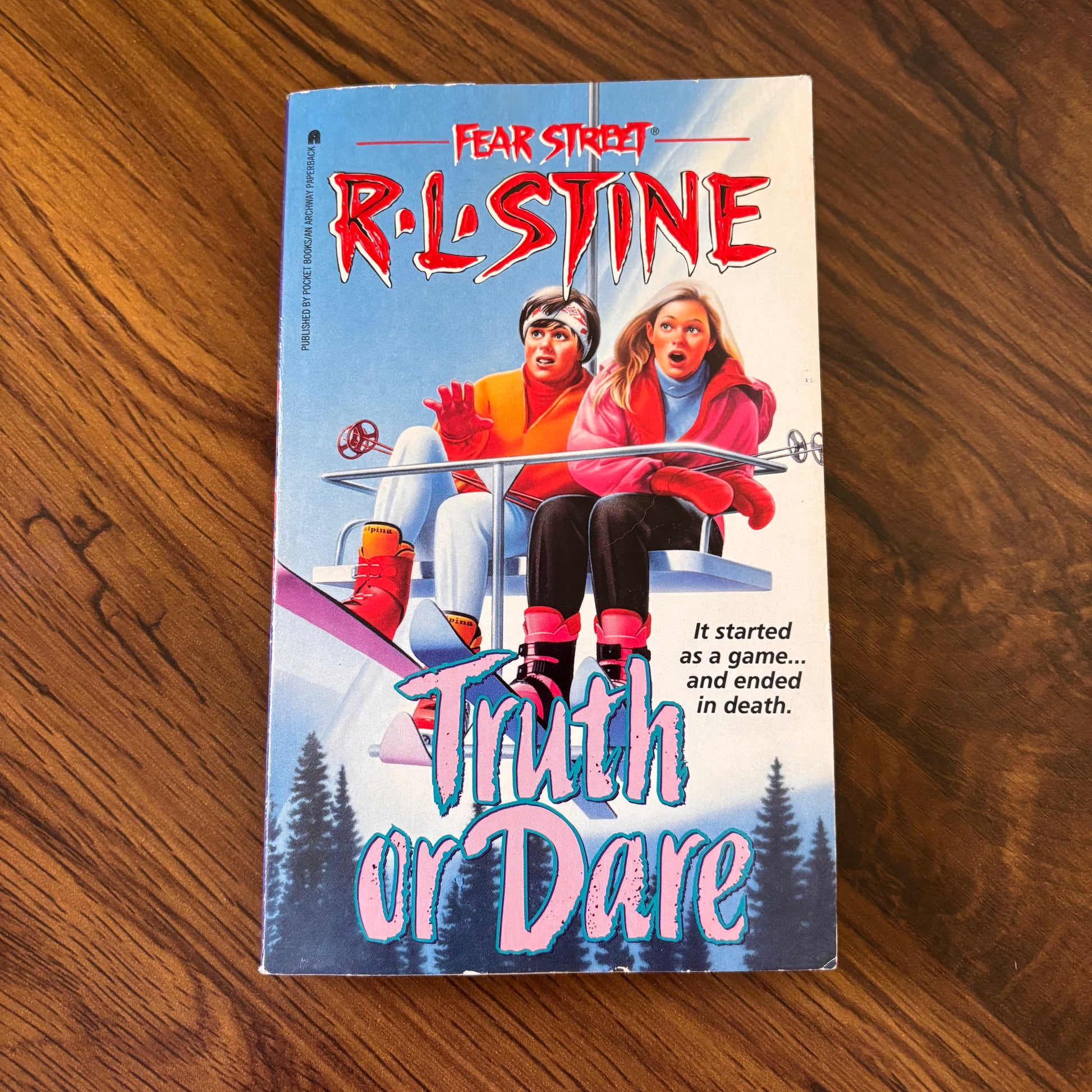 Fear Street: Truth or Dare by R.L. Stine, 1995 Archway YA horror paperback about a deadly ski weekend and a game that turns lethal