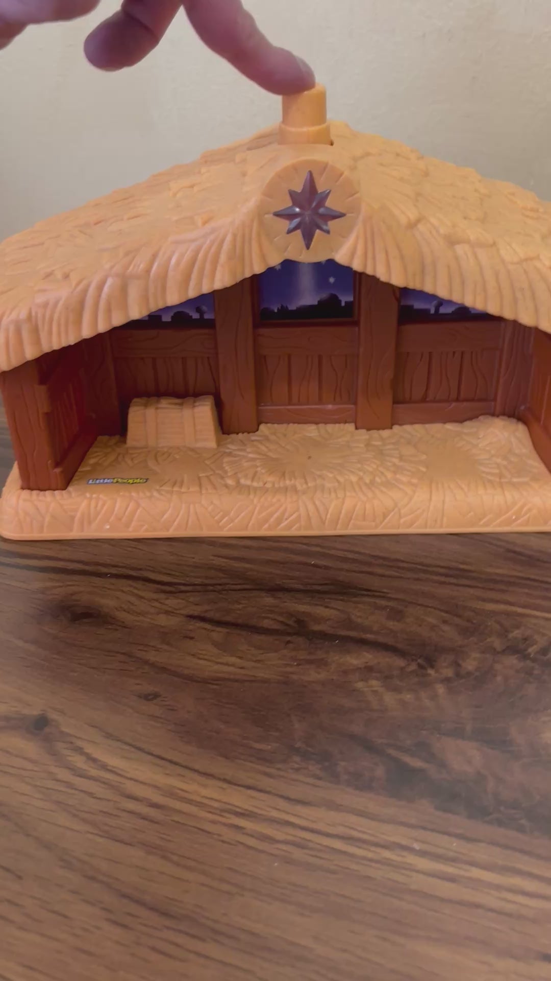 Fisher-Price Little People Nativity Scene in working condition, playing ‘Away in a Manger’. Perfect vintage holiday decor, nostalgic toy music scene for collectors.